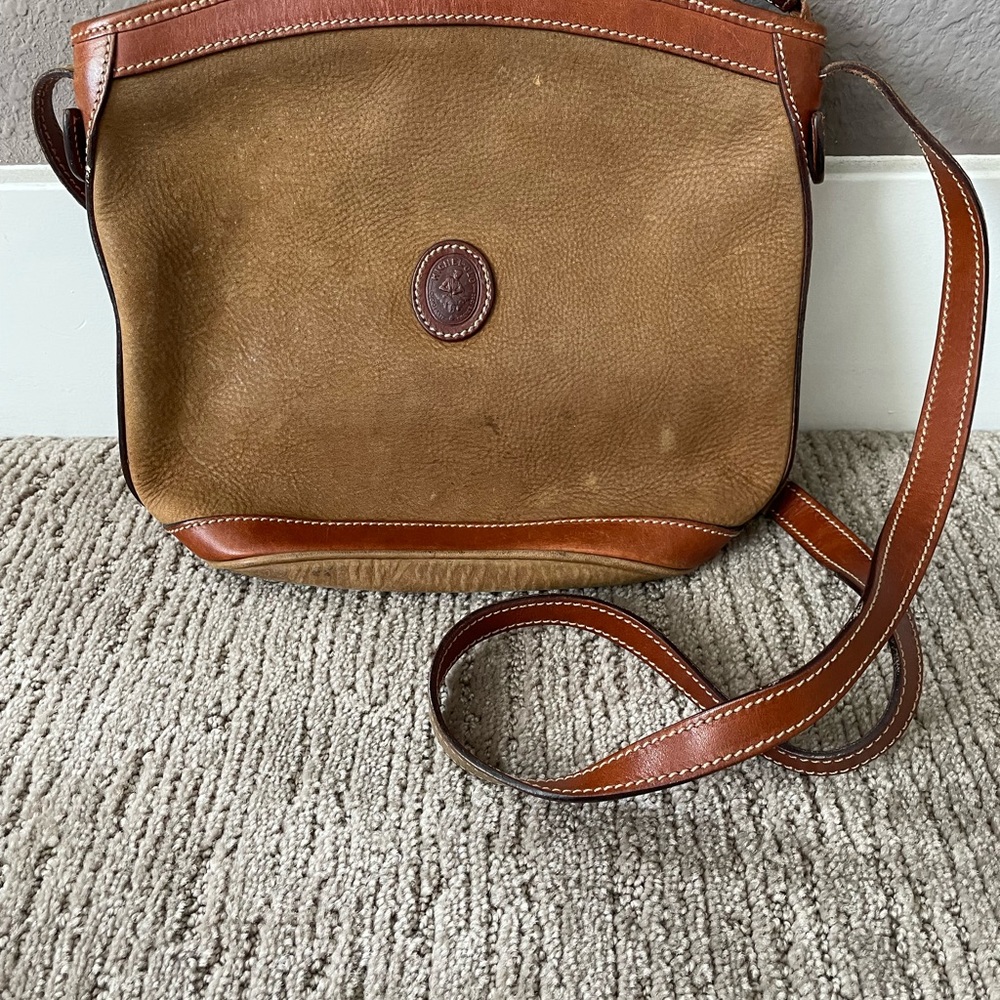 Gloetta I Magnin. Made in Italy.              11w x 9h. Suede